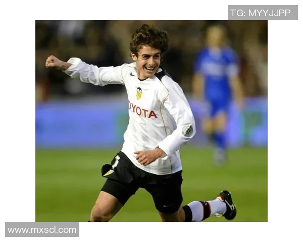 足球远古球星数据全景回顾与历史成就分析 足球远古球星数据全景回顾与历史成就分析