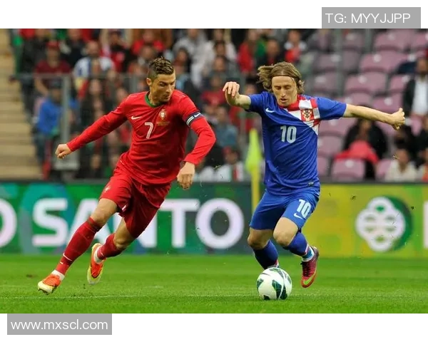 90年代奥地利足球球星回顾:辉煌成就与传奇人物的赛场印记 90年代奥地利足球球星回顾:辉煌成就与传奇人物的赛场印记