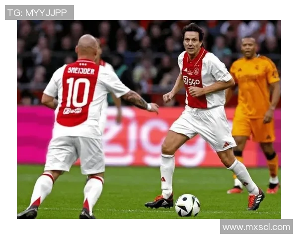 足球八大巨星同框合影震撼登场，见证传奇时刻共聚一堂